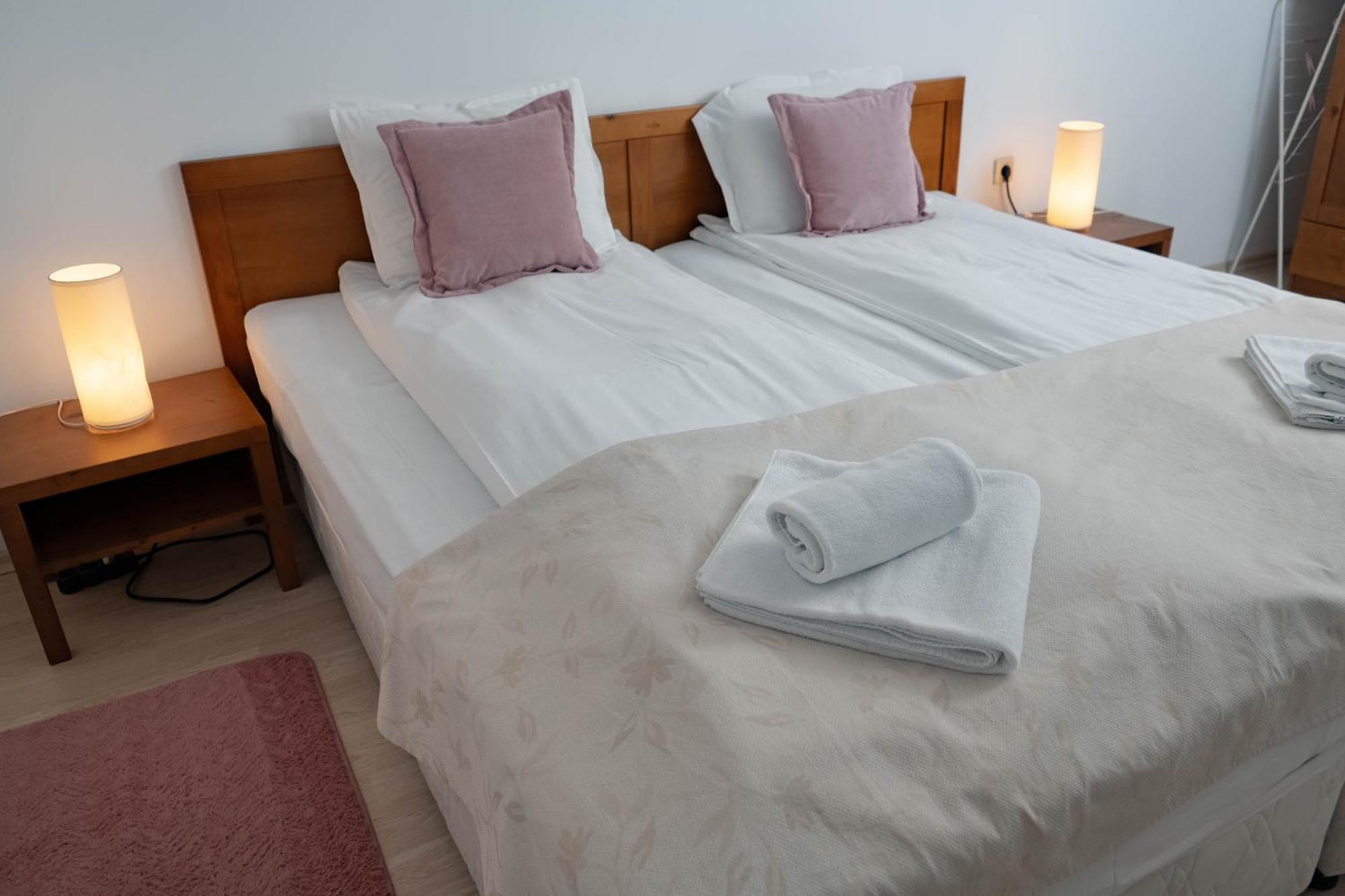 St. John Hill Apartment, Bansko Bagian luar foto