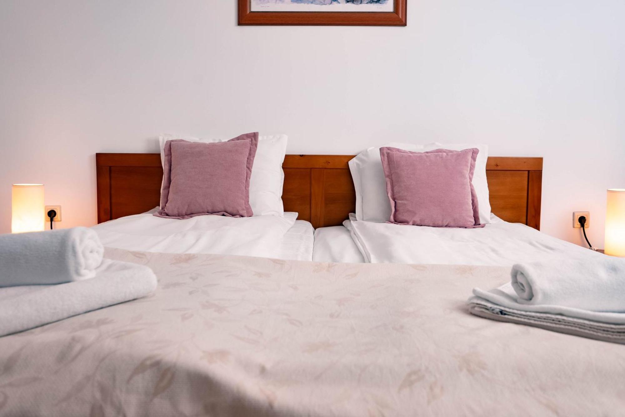 St. John Hill Apartment, Bansko Bagian luar foto